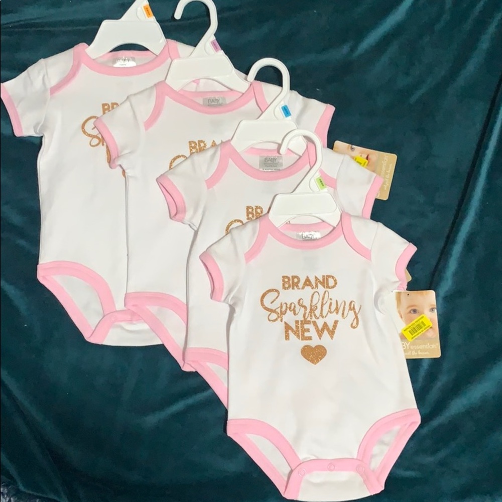 🎀 Baby Essentials Onesie 🎀